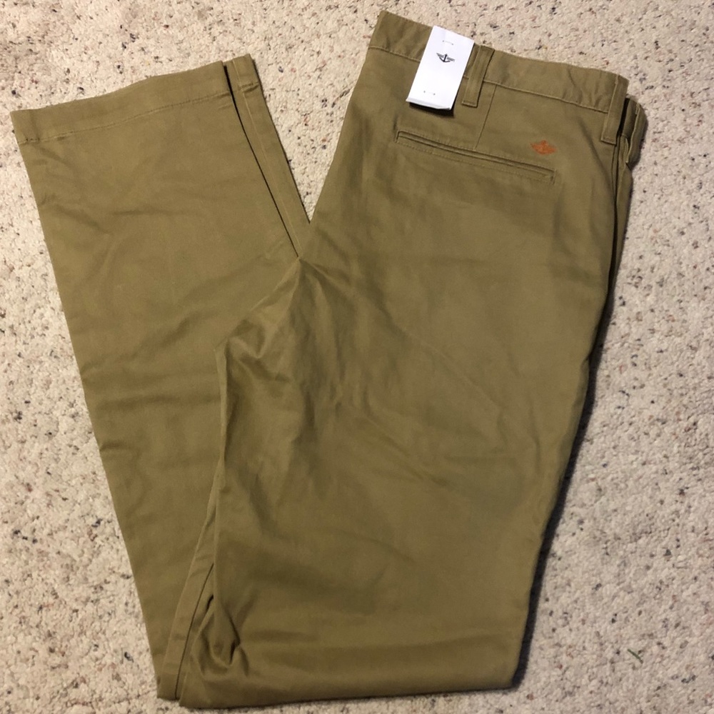 NWT 38/34 Dockers Casual Stretch Khaki Pants